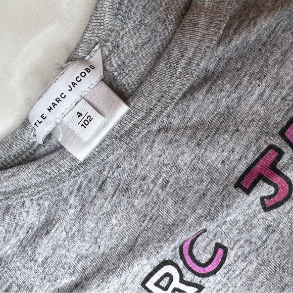 LITTLE MARC JACOBS GIRLS SIZE 4 GREY WITH GRAPHIC TSHIRT SHORT SLEEVE - Picture 3 of 4